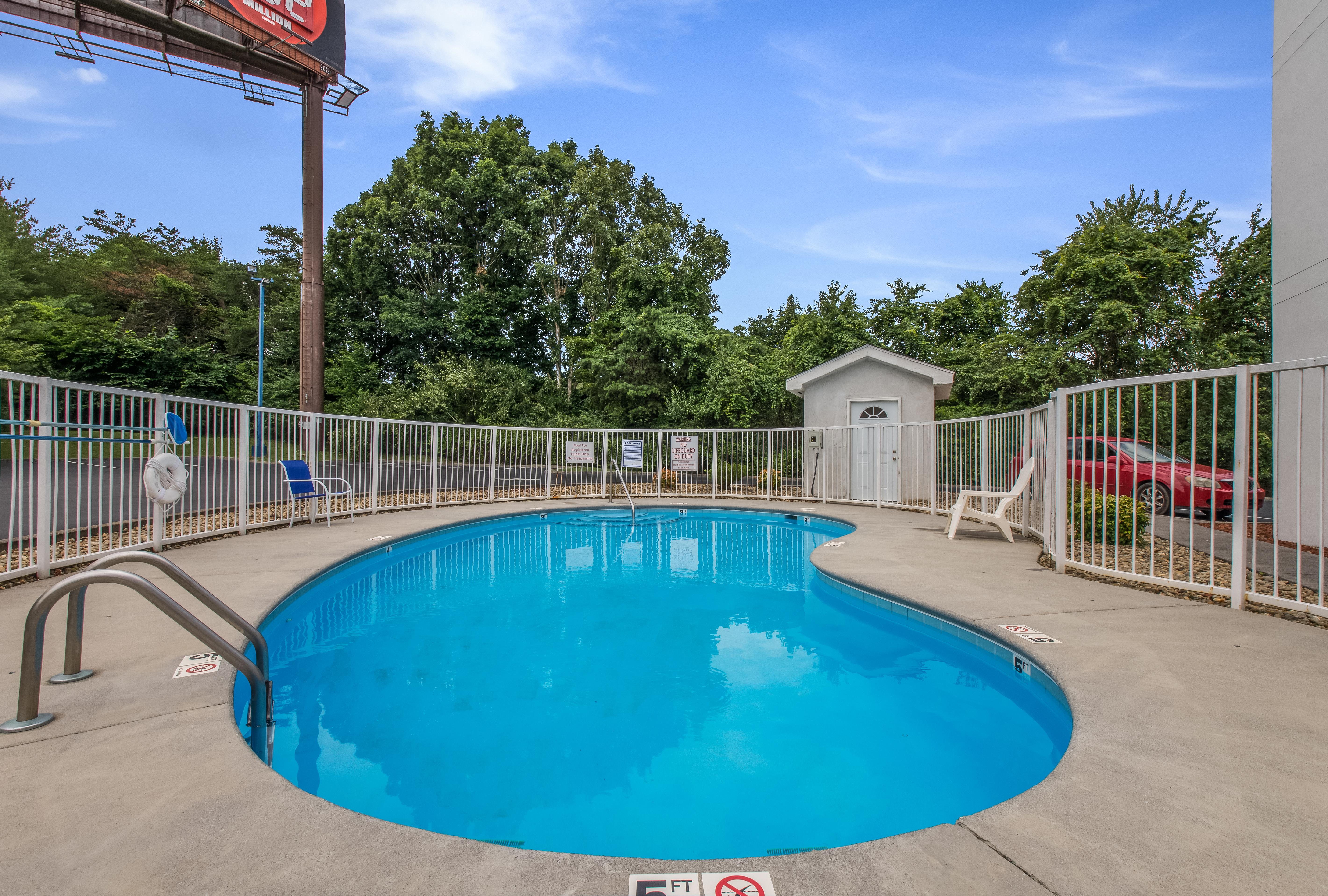 Americas Best Value Inn-Knoxville East Exterior foto
