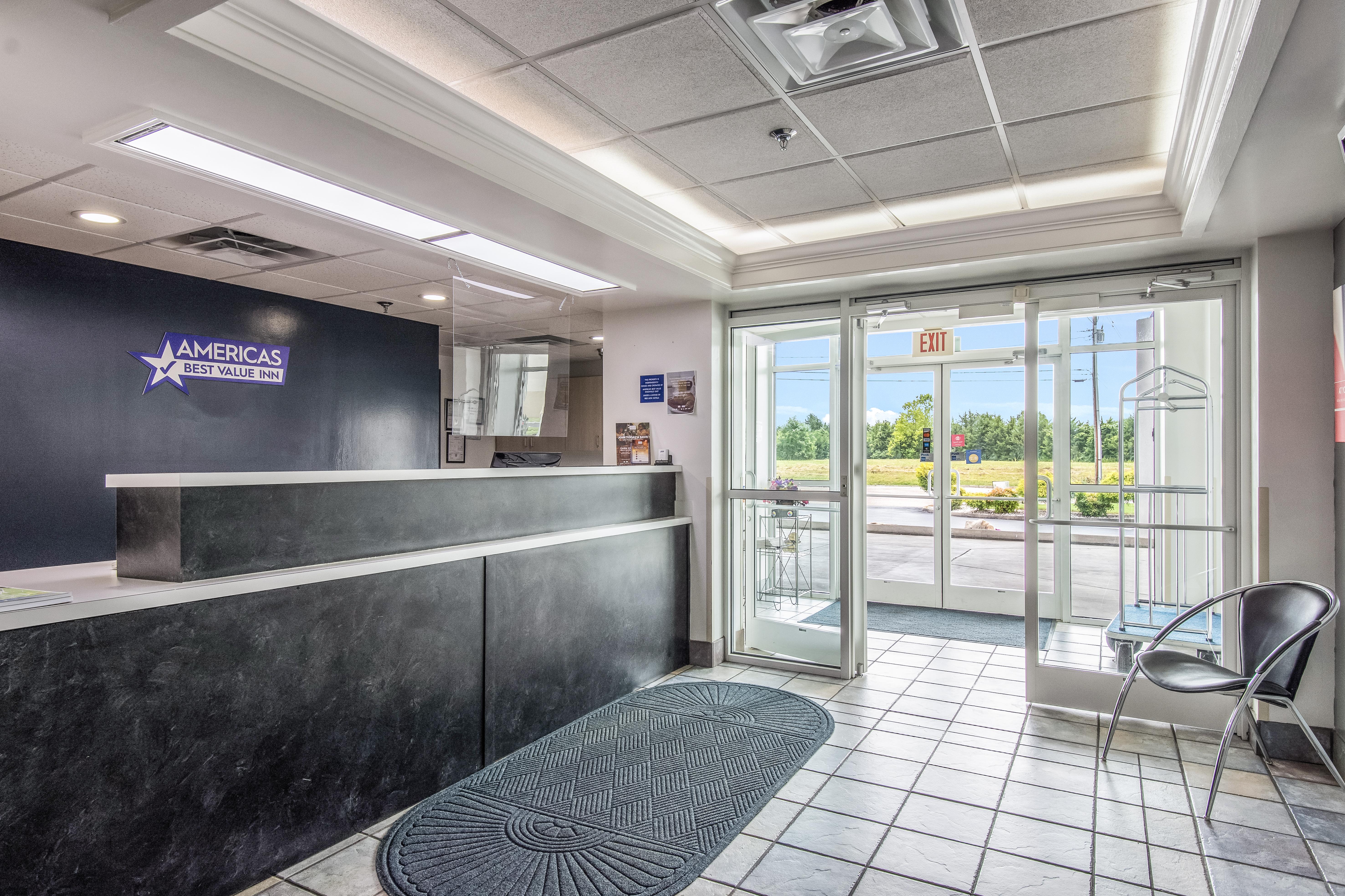 Americas Best Value Inn-Knoxville East Exterior foto